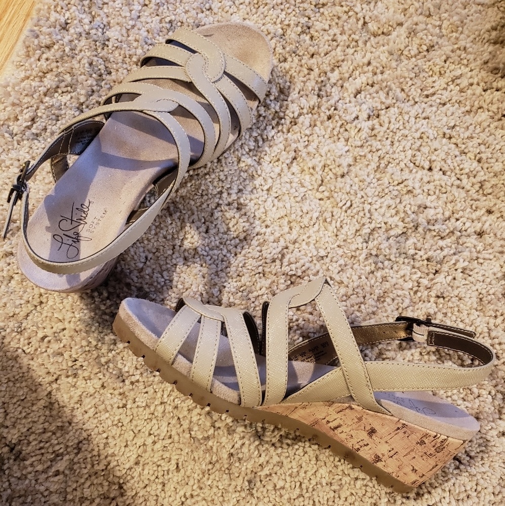 Womens sandal wedge sz 7.5